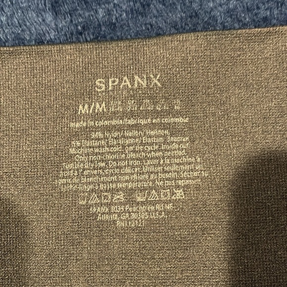 Spanx Look at Me Now Cropped Leggings in Black Grey Camo Print - Picture 10 of 10